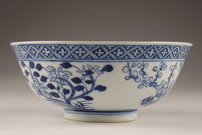 Antique Chinese Blue and White Rice Bowl, Signed. Antique Chinese blue and white ceramic rice 