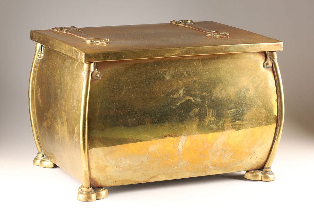 Antique C. 1900s Brass Art Nouveau Coal Box / Scuttle. An antique Art Nouveau brass coal scuttle 