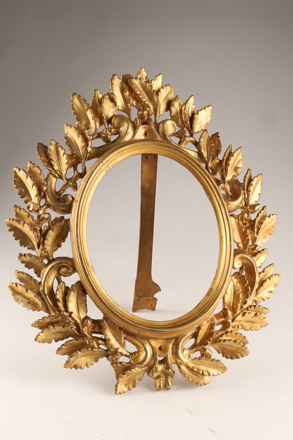 Louis XVI Baroque Giltwood Carved Wood Frame . Louis XVI French Baroque carved giltwood oval 