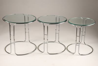 Set Mid Century 1970s Round Chrome and Glass Nesting Tables. Mid-Century Modern / Space Age 