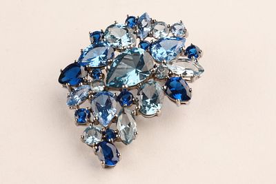 Vintage 925 Sterling Silver Blue Spinel and Crystal Brooch. Finely crafted sterling silver 