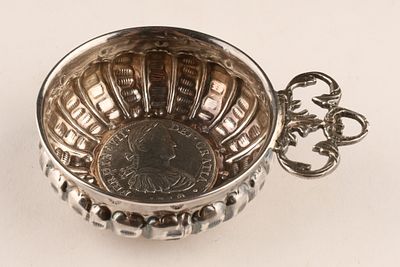 Plateria Lopez Wine Taster Tastevin Spanish Colonial Coin 1810 . Unique silver (915 grade) wine 