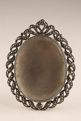 Victorian Small Silver Marcasite Oval Picture Frame . A lovely small silver plate oval picture 