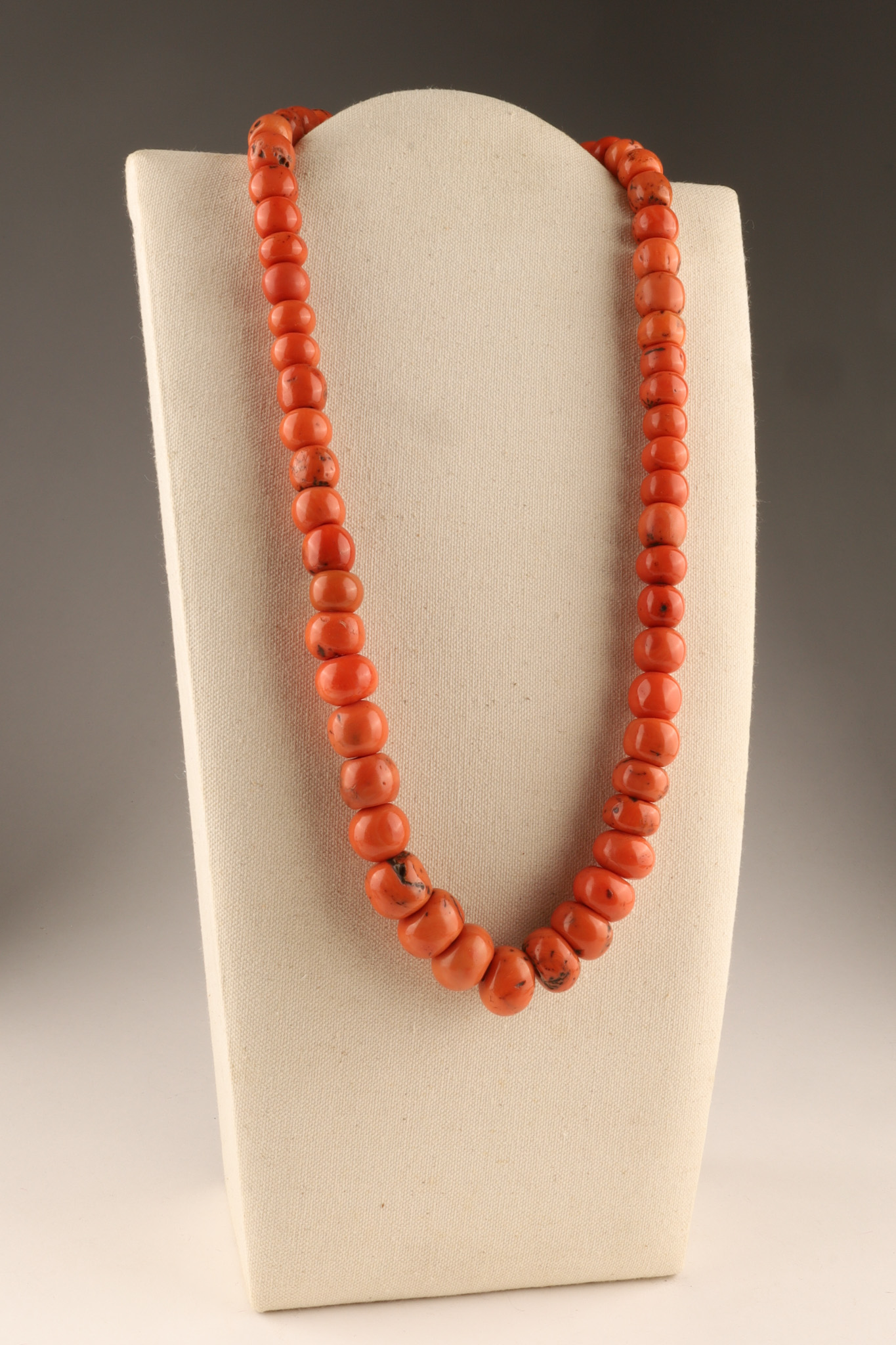 Lot 193 - Antique Tibetan Coral Graduated Beads Necklace