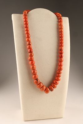 Lot 193 - Antique Tibetan Coral Graduated Beads Necklace