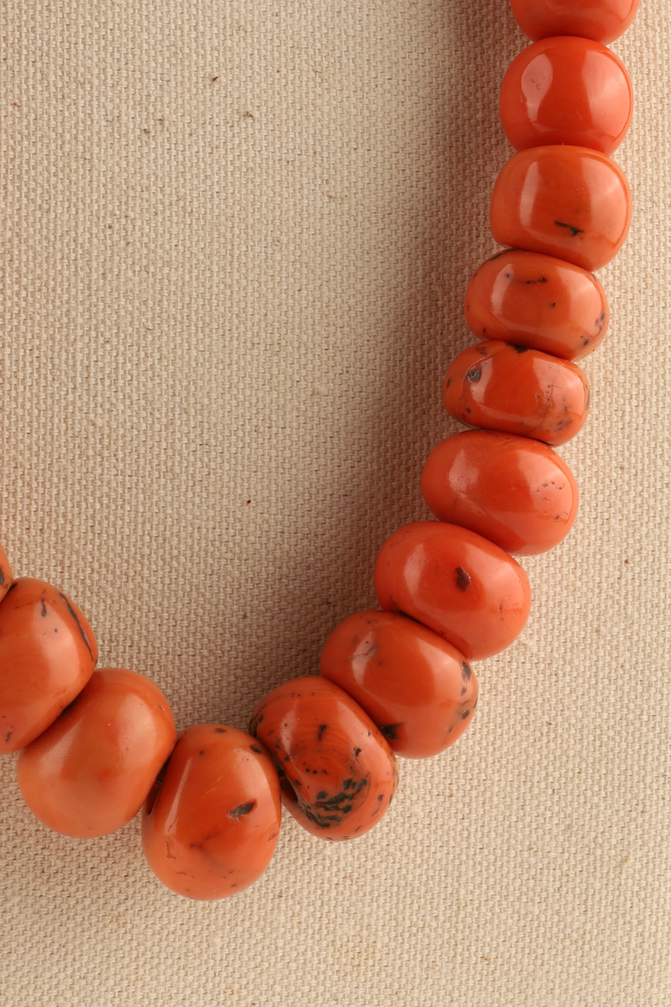 Lot 193 - Antique Tibetan Coral Graduated Beads Necklace