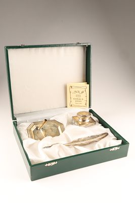 Italian Silver Writing Desk Set, Silver Feather Quill and Inkwell. A vintage Italian desk 