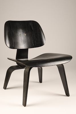1960s Herman Miller / Eames Black LCW Lounge Chair. A vintage 1960s Eames LCW (Lounge Chair 
