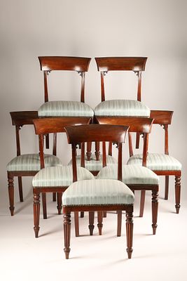 Set of Eight William IV Mahogany Bar Back Dining Chairs. An antique set of eight William IV 
