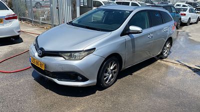 טויוטה אוריס היבריד מודל 2019. 274,003 ק"מ. מחיר מחירון: ₪69,360
גימור: TS, מפתח: יש.
