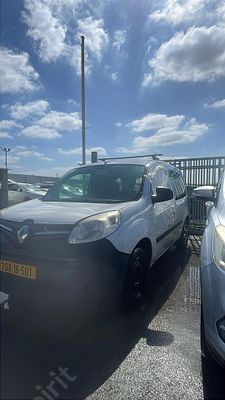 רנו קנגו מודל 2018. 
גימור: AUTHENTIC, מפתח: יש.