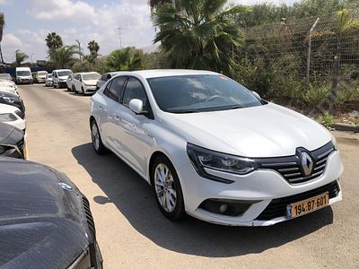 רנו גרנד קופה מודל 2018. 
גימור: ZEN.