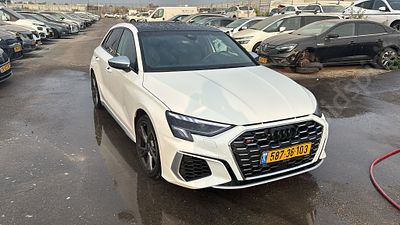 אאודי S3 SPORTBACK מודל 2023. 
גימור: S LINE PLUS, מפתח: יש.