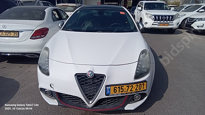 אלפא רומיאו אלפא ג'ולייטה מודל 2019. 
גימור: SPORT, מפתח: יש.