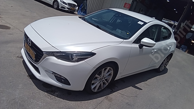 מאזדה 3 מודל 2018. 
גימור: COMFORT, מפתח: יש.