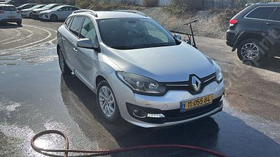 רנו מגאן מודל 2017. 
גימור: EXPRESSION, מפתח: יש.