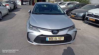 טויוטה קורולה מודל 2019. 
גימור: HSD SDN SUN, מפתח: יש.