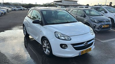 אופל אדם מודל 2017. מפתח: יש.