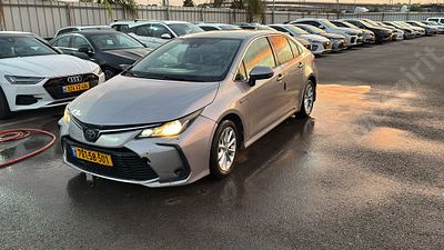 טויוטה קורולה החדשה HSD SDN מודל 2019. . מחיר מחירון: ₪95,000
גימור: SUN, מפתח: יש.
