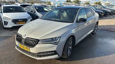 סקודה סופרב מודל 2023. 
גימור: FL SPORTLINE, מפתח: יש.