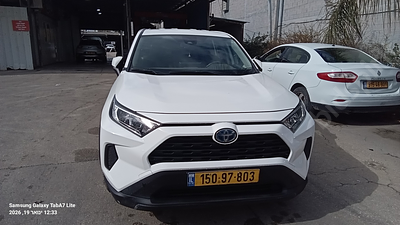 טויוטה ראב 4 היבריד מודל 2022. 
גימור: E VOLVE, מפתח: יש.