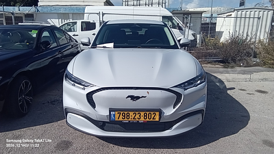 פורד מוסטנג מודל 2022. 
גימור: MACH 75, מפתח: יש.