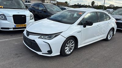 טויוטה קורולה HSD SDN מודל 2020. 
גימור: SUN, מפתח: יש.