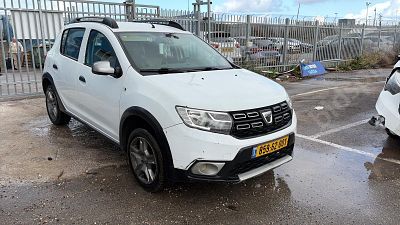 דאצ'יה סנדרו מודל 2019. 
גימור: LAUREATE, מפתח: יש.