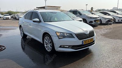 סקודה סופרב מודל 2018. מפתח: יש.