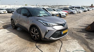טויוטה C-HR היברידי מודל 2022. 
גימור: CHIC.
