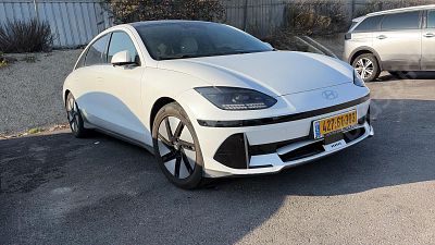 יונדאי איוניק 6 מודל 2023. . מחיר מחירון: ₪152,240
גימור: LUXURY, מפתח: יש.