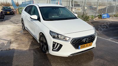 יונדאי איוניק היבריד מודל 2021. . מחיר מחירון: ₪112,400
גימור: PREMIUM FL, מפתח: יש.
ראי שמאלי 