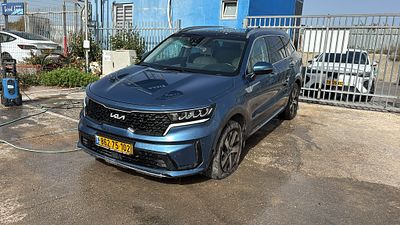 קיה סורנטו מודל 2022. . מחיר מחירון: ₪143,440
גימור: EX, מפתח: יש.