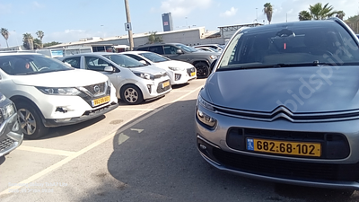 סיטרואן C-4 מודל 2022. . מחיר מחירון: ₪93,000
גימור: SPACETOURER, מפתח: יש.