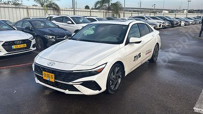 יונדאי אלנטרה מודל 2025 (מונית). . מחיר מחירון: ₪84,659
גימור: HEV SUPREME T, מפתח: יש.
יש 