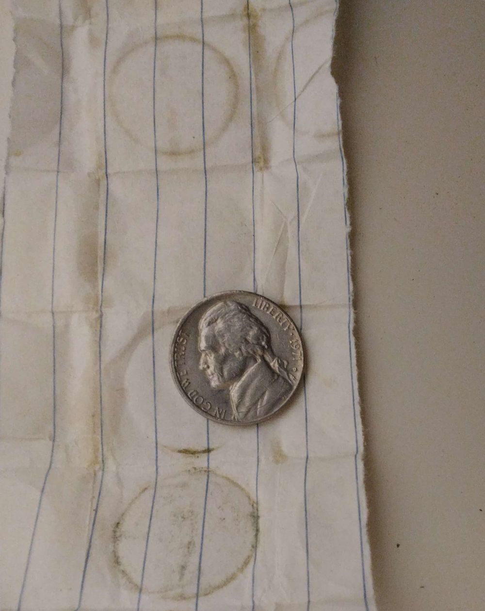 מטבע מהרבי מחב"ד "שהרבי חזר מהמקווה". 
מטבע חמש סנט משנת 1971. 
עטוף בנייר [כבר עשרות שנים] 