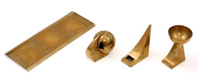 סט כלי הבדלה – אורי רשף – ישראל. גביע, "הדס" לבשמים ופמוט להבדלה, על מגש, מעשה ידי אורי רשף (נ. 