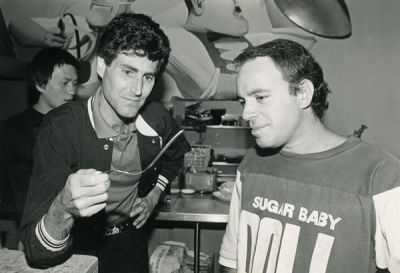 אורי גלר. בדרן ישראלי-בריטי הטוען כי הוא מדיום בעל כוחות על-טבעיים. בסוף שנות ה-60 גלר פרץ 