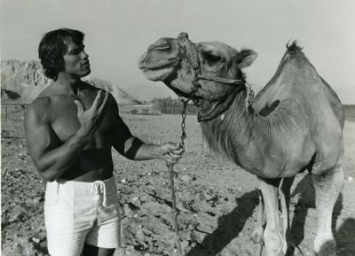 ארנולד שוורצנגר. 27 תצלומים ו-31 תשלילים צבעוניים של ארנולד שוורצנגר, מביקורו בישראל כמר עולם 