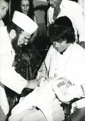 חתונות וטקסים אחרים. 100 תצלומים של חתונות (אך גם של בריתות ולוויות) של אמני בידור. תצלומים 