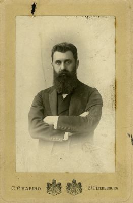 תיאודור הרצל – תצלום פורטרט מסט. פטרבורג. תצלום פורטרט של תיאודור הרצל. צלם: C. Chapiro (שפירו) 