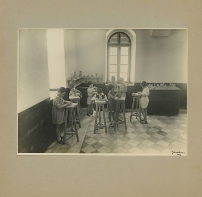 Collection of Photographs by Alexander Ganan – Children's Art Class in Jerusalem / Works by the 