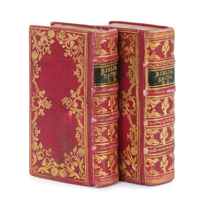 Complete, Miniature Bible – Antwerp, 1573-1574 – Two Volumes in Original, Elegant Leather Bindings. 