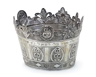 Torah Crown – Rome, 1852 – Di Veroli Family. Torah crown. Rome, Italy, dedication dated 1852.