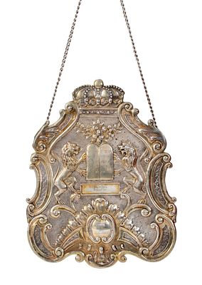 Large Silver Torah Shield – Vienna, Ca. 1920s – Dedicatory Inscriptions of the Popper Family. Lar