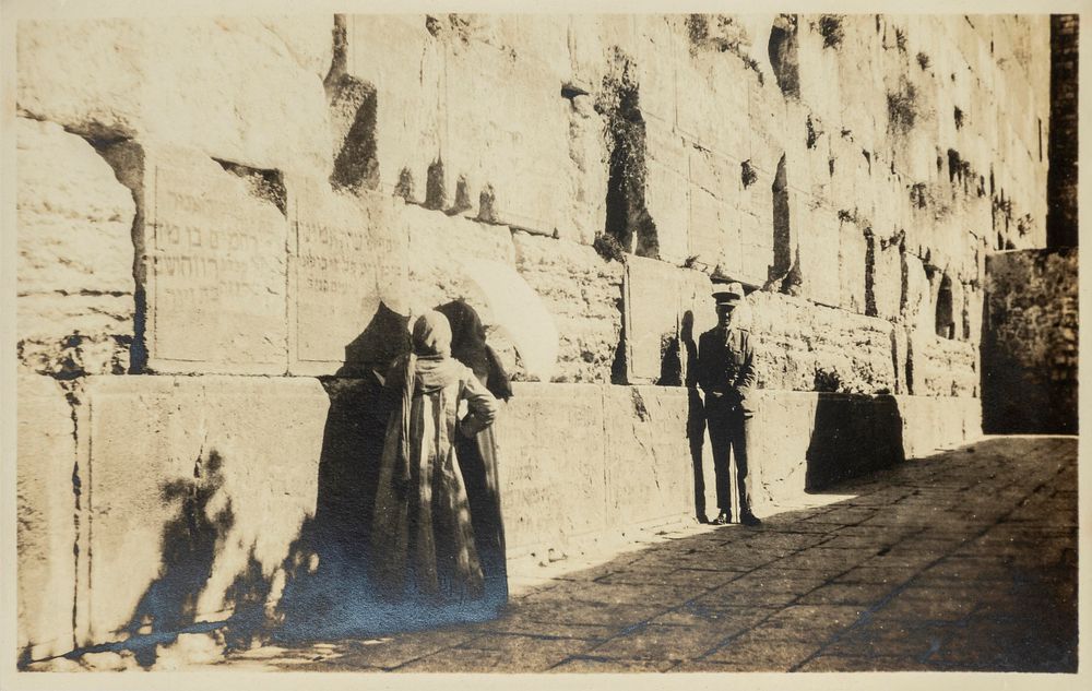 Large Collection of Photographs and Pictures – Jerusalem, 1920s-1970s. Large and varied 
