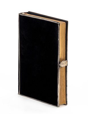 Siddur – Stuttgart, 1861 – Fine Velvet Binding with Silver Clasp. The description and condition 