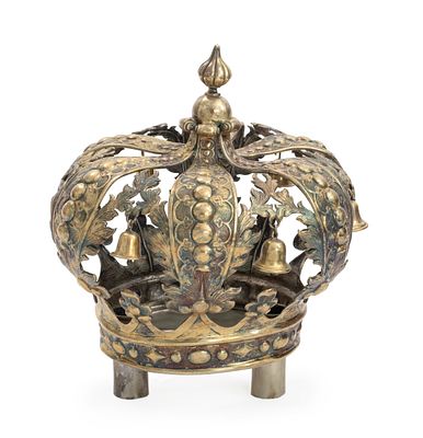 כתר לספר תורה – לזרוס פוזן – פרנקפורט על המיין, 1900 בקירוב. כתר לספר תורה, תוצרת לזרוס פוזן. 