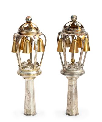 זוג "רימונים" לספר תורה – פפורצהיים, גרמניה, שנות ה-20. זוג "רימונים" לספר תורה. פפורצהיים 