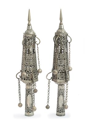 זוג "רימונים" לספר תורה – צפון אפריקה. זוג "רימונים" לספר תורה. [צפון אפריקה, אולי 